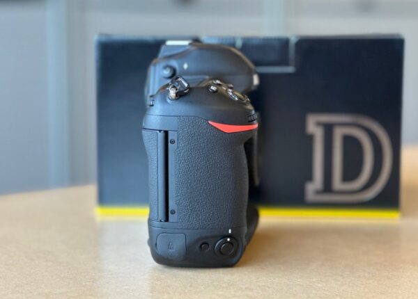 Nikon D6 body occasion (BTW artikel) - Afbeelding 5