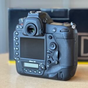 Alternative view of Nikon D6 body occasion (BTW artikel)