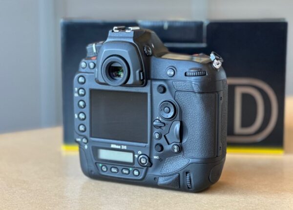 Nikon D6 body occasion (BTW artikel) - Afbeelding 2