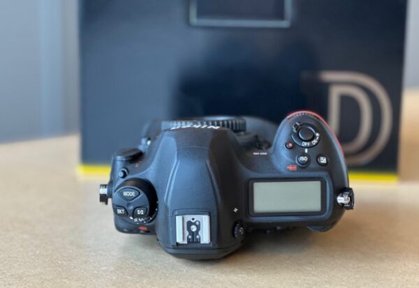 Nikon D6 body occasion (BTW artikel) - Afbeelding 3