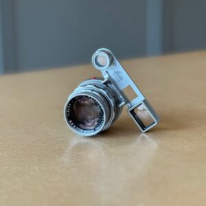 Alternative view of Leitz Wetzlar LEICA Summicron-M 50mm f/2 DR