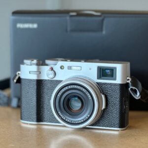 Alternative view of Fujifilm X100V occasion