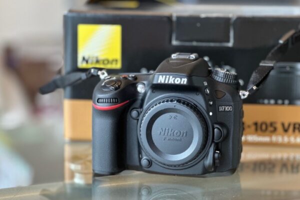 Tweedehands Nikon D7100