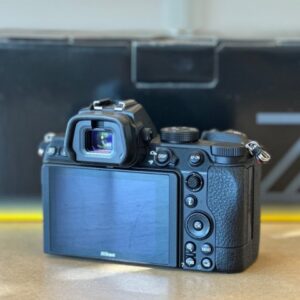 Alternative view of Nikon Z5 Body