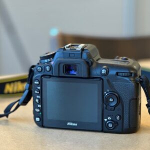 Alternative view of Nikon D7500 Body occasion