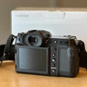 Alternative view of Fujifilm GFX100S Middenformaatcamera (9.975 clicks)