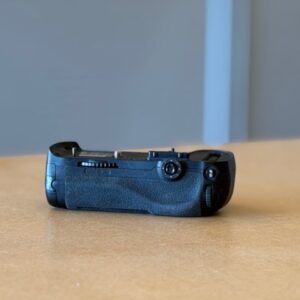 Alternative view of Nikon MB-D12 Battery Grip – Occasion