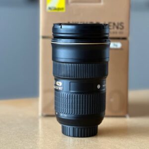 Alternative view of Nikon 24-70mm f/2.8G NANO AF-S occasion