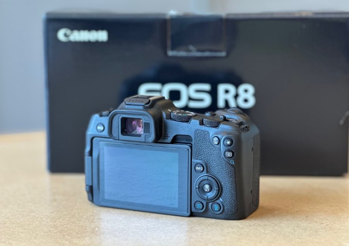 CANON EOS R8 body - Afbeelding 2