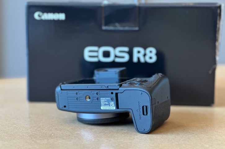 CANON EOS R8 body - Afbeelding 3