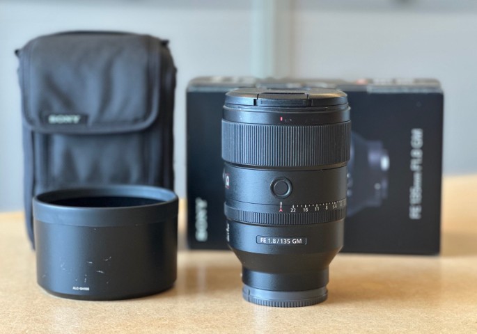 Sony FE 135mm f/1.8 GM