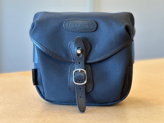 Billingham Hadley Digital (Black FibreNyte / Black Leather)