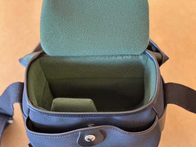 Billingham Hadley Digital (Black FibreNyte / Black Leather) - Afbeelding 5