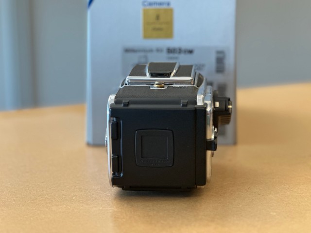 Hasselblad 503CW Millennium Edition + A12 Magazijn (Mint / OVP) - Afbeelding 2