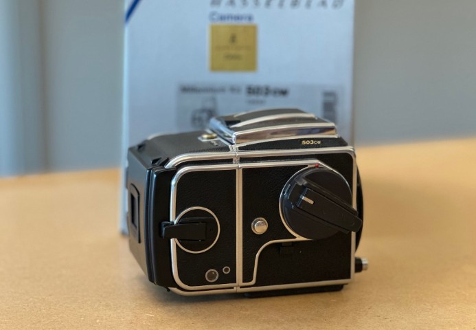 Hasselblad 503CW Millennium Edition + A12 Magazijn (Mint / OVP) - Afbeelding 3